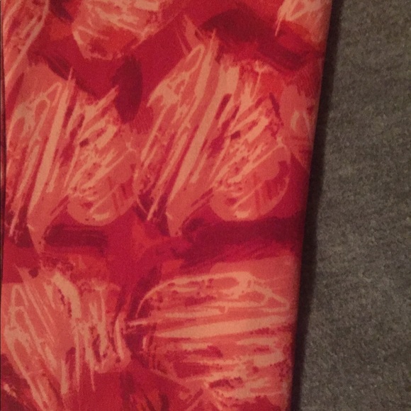 Lularoe valentine leggings - Picture 2 of 2